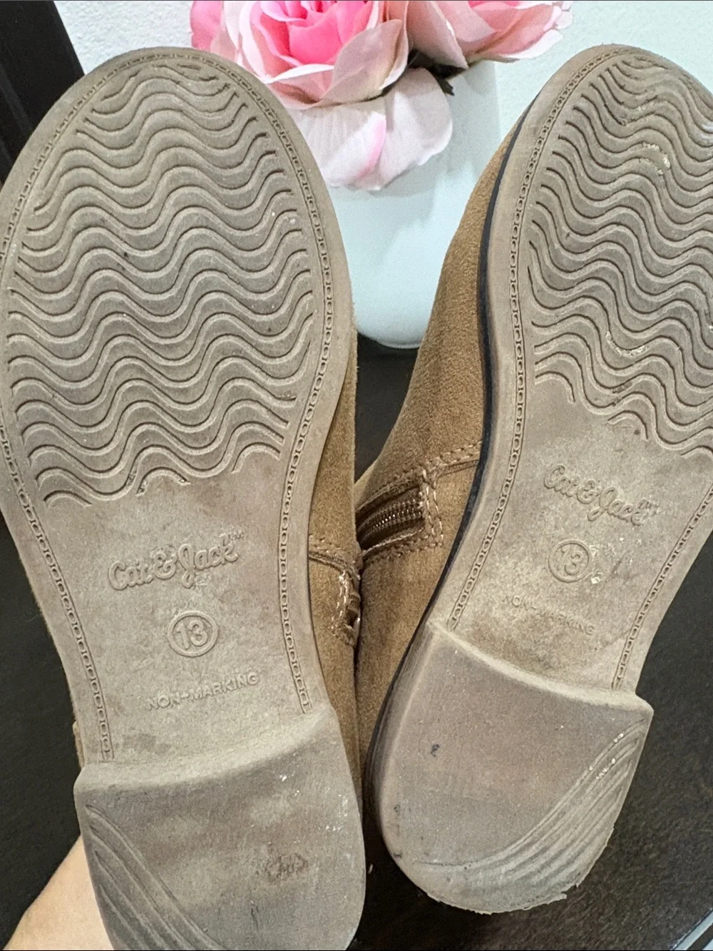 Girls Cat & Jack/The Children’s Place booties size 13
